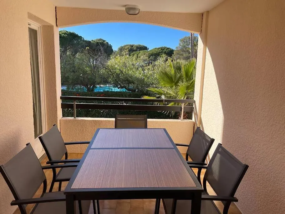 Bel Appartement Vue Sur Piscine 1 Chambre Fermee Et 1 Espace Cabine Saint-Raphaël Γαλλία