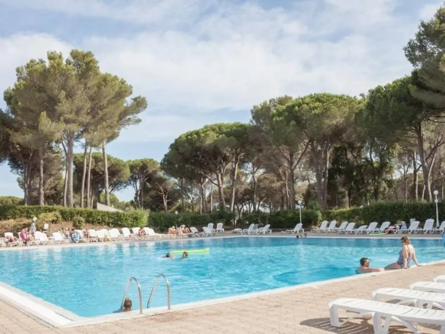 Bel appartement à Saint-Raphaël avec vue piscine