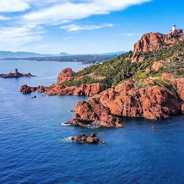 Bel appartement à Saint-Raphaël avec vue piscine France