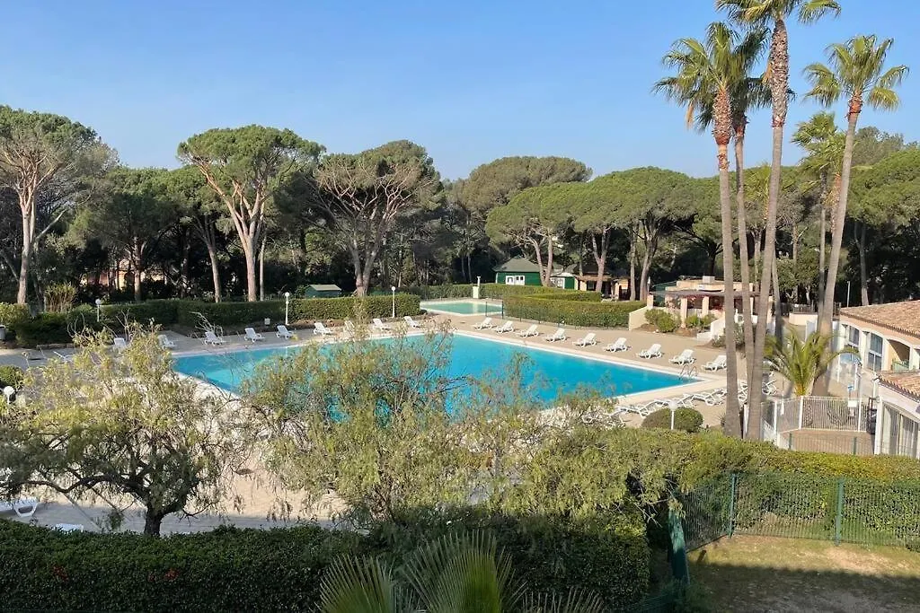 Bel appartement à Saint-Raphaël avec vue piscine France